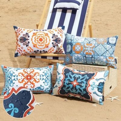 OUTDOOR PILLOWS